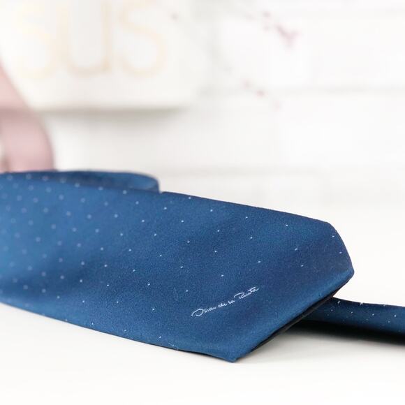 Oscar de la Renta Signature Blue Necktie - Picture 2 of 8